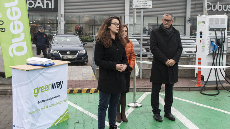 Greenway Infrastucture Poland: Pierwsza szybka sieciowa ładowarka w Gdańsku otwarta środowisko naturalne/ekologia, technologie - Firma z Trójmiasta jako pierwsza w Polsce buduje ogólnopolską sieć szybkiego ładowania pojazdów elektrycznych.