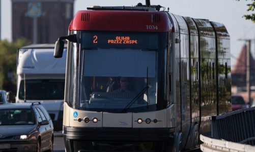 Naukowcy i eksperci wnioskują o zmiany dot. funkcjonowania transportu publicznego podczas pandemii